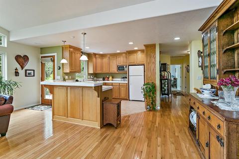 1520 Panoramic Loop, Grants Pass, OR 97527 photo 4