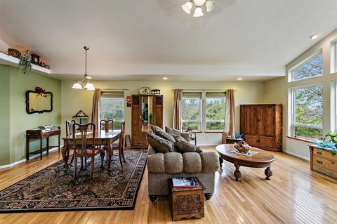 1520 Panoramic Loop, Grants Pass, OR 97527 photo 10