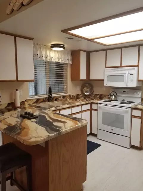 229 Candis Dr, Eagle Point, OR 97524 photo 5