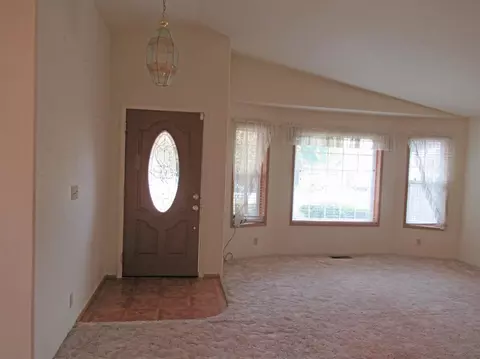 560 Daniel St, Central Point, OR 97502 photo 4