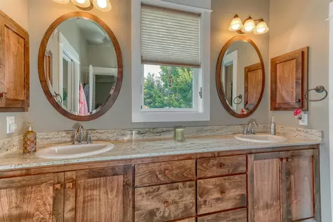 674 Sheffield Dr, Eagle Point, OR 97524 photo 13