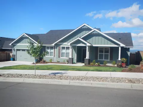 307 Avalon Ter, Eagle Point, OR 97524 photo 1