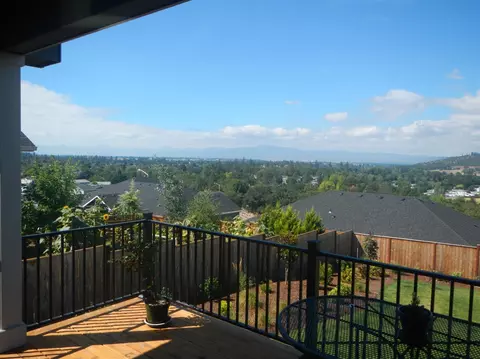 307 Avalon Ter, Eagle Point, OR 97524 photo 2