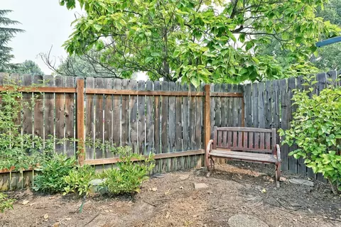 701 Malabar Dr, Central Point, OR 97502 photo 18
