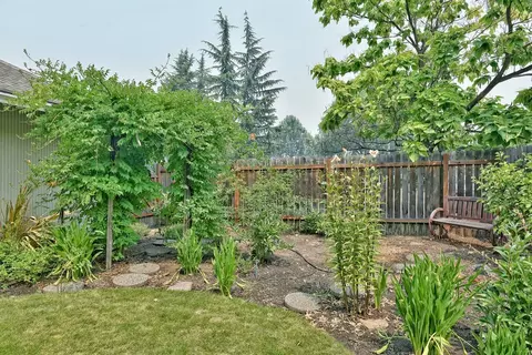 701 Malabar Dr, Central Point, OR 97502 photo 17