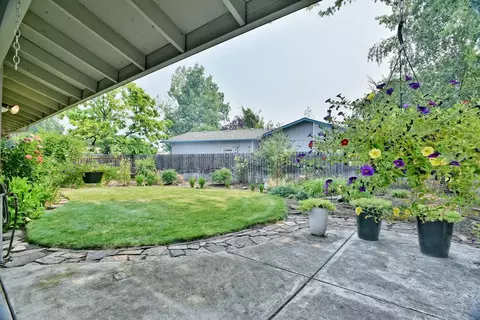 701 Malabar Dr, Central Point, OR 97502 photo 14