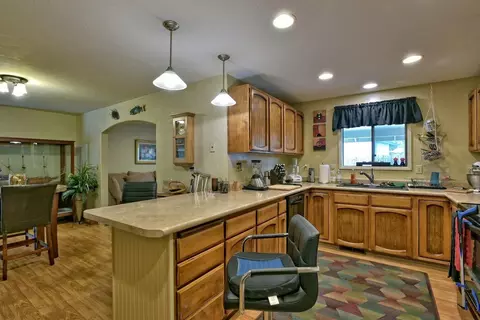 701 Malabar Dr, Central Point, OR 97502 photo 6