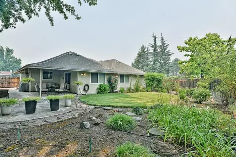 701 Malabar Dr, Central Point, OR 97502 photo 16