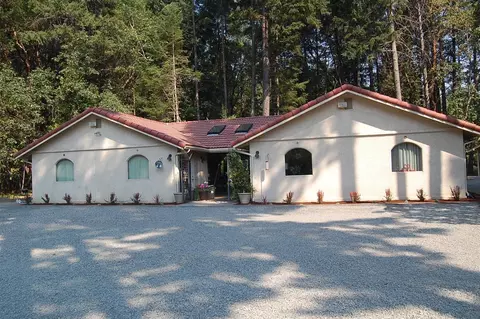 103 Taurus Ln, Cave Junction, OR 97523 photo 1