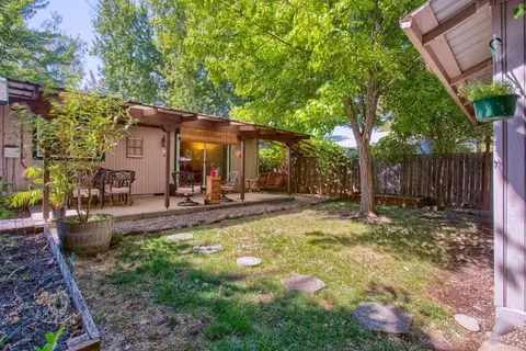 110 Edith Cir, Eagle Point, OR 97524 photo 28