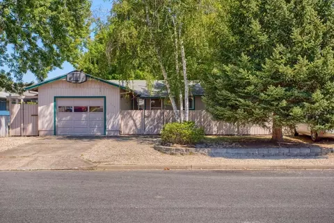 110 Edith Cir, Eagle Point, OR 97524 photo 1