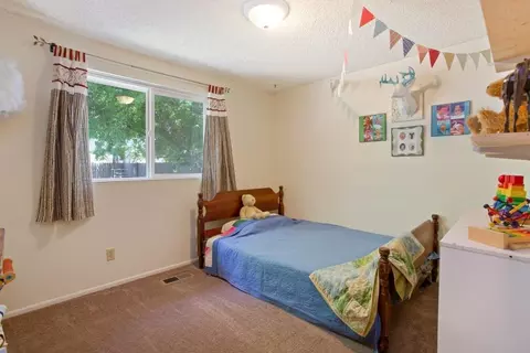 110 Edith Cir, Eagle Point, OR 97524 photo 12