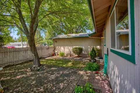 110 Edith Cir, Eagle Point, OR 97524 photo 21