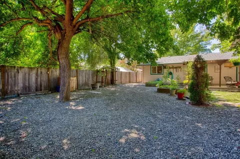 110 Edith Cir, Eagle Point, OR 97524 photo 27