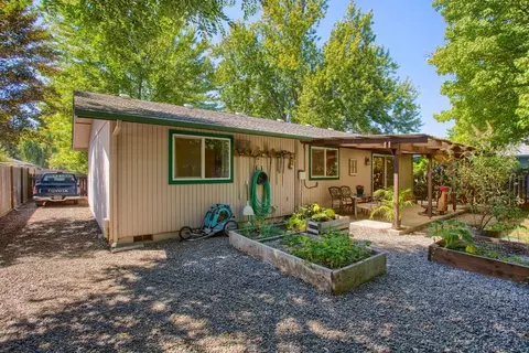 110 Edith Cir, Eagle Point, OR 97524 photo 24