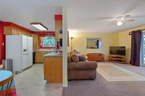 110 Edith Cir, Eagle Point, OR 97524 photo 4