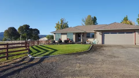 1262 Hammel Rd, Eagle Point, OR 97524 photo 2