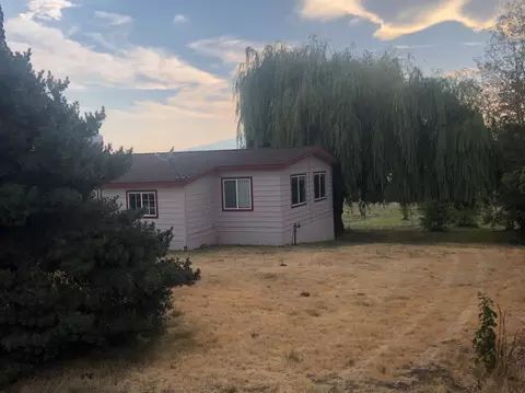 38484 Modoc Point Rd, Chiloquin, OR 97624 photo 3