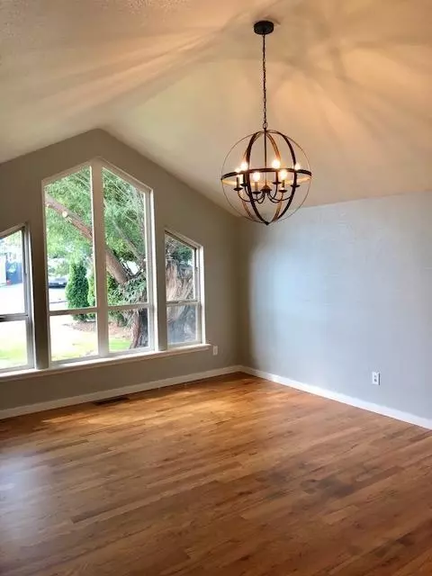 113 Samuel Ln, Phoenix, OR 97535 photo 3