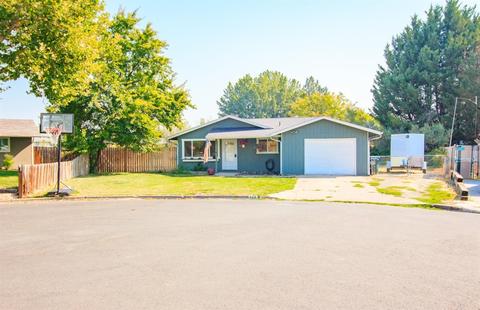 422 Laurel St, Eagle Point, OR 97524 photo 2