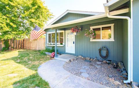 422 Laurel St, Eagle Point, OR 97524 photo 3