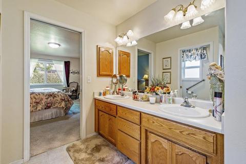 2543 Beebe Rd, Central Point, OR 97502 photo 17