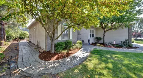 185 Keystone Way, Eagle Point, OR 97524 photo 3
