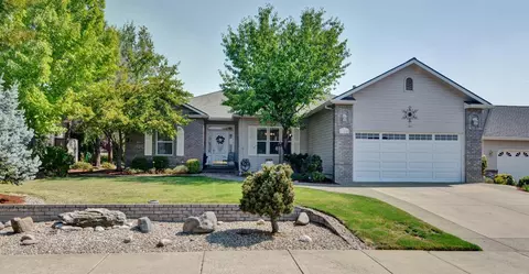 185 Keystone Way, Eagle Point, OR 97524 photo 2