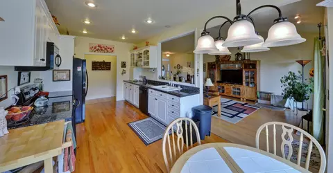 185 Keystone Way, Eagle Point, OR 97524 photo 9