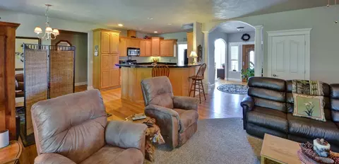 1103 Arrowhead Trl, Eagle Point, OR 97524 photo 5