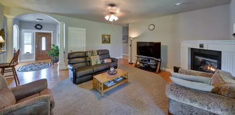 1103 Arrowhead Trl, Eagle Point, OR 97524 photo 4
