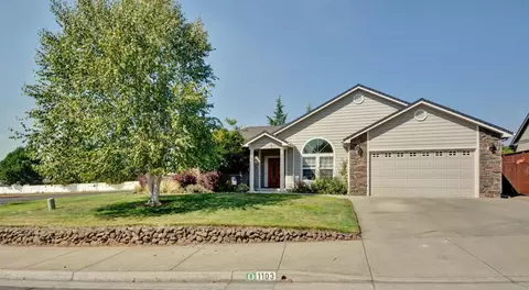 1103 Arrowhead Trl, Eagle Point, OR 97524 photo 3