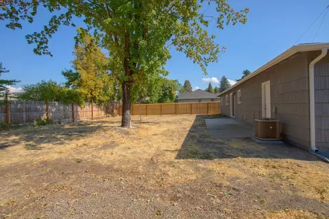 726 Royal Ave, Eagle Point, OR 97524 photo 21
