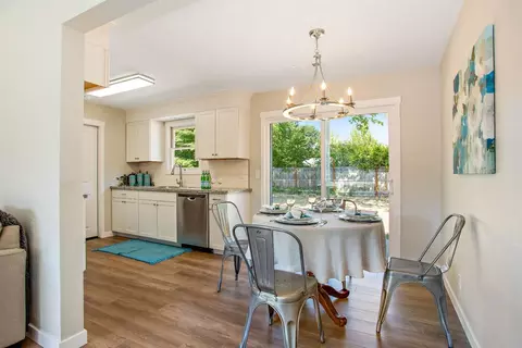 726 Royal Ave, Eagle Point, OR 97524 photo 10