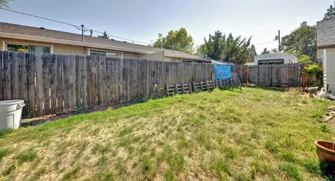 111 Sixth, Phoenix, OR 97535 photo 14