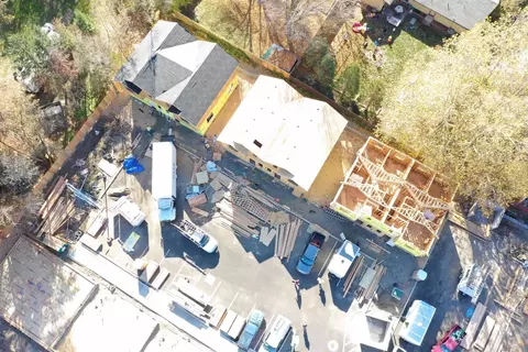 412 Oak St, Phoenix, OR 97535 photo 2