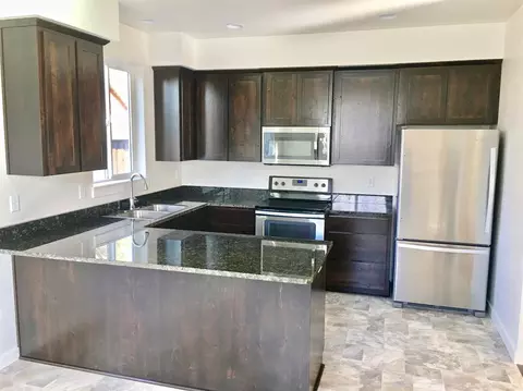 412 Oak St, Phoenix, OR 97535 photo 6