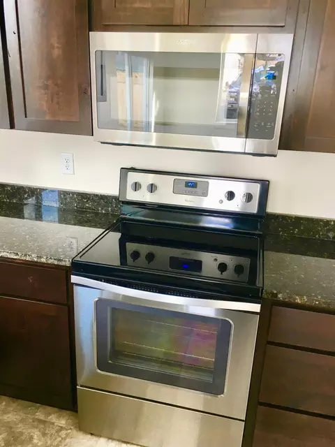 412 Oak St, Phoenix, OR 97535 photo 9
