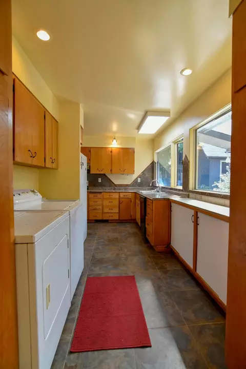 12320 Water Gap Rd, Williams, OR 97544 photo 9