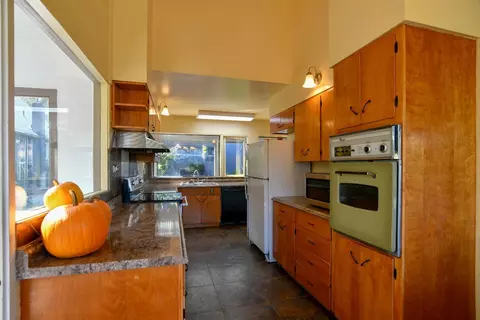 12320 Water Gap Rd, Williams, OR 97544 photo 8