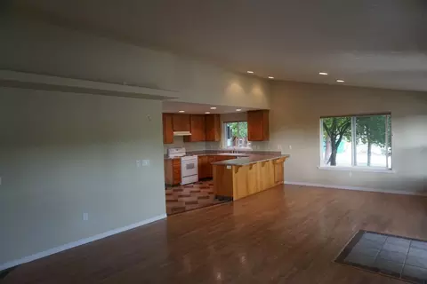 394 Crystal Dr, Eagle Point, OR 97524 photo 8