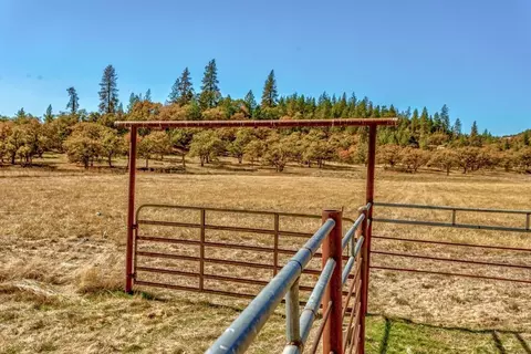 145 Buckingham Cir, Eagle Point, OR 97524 photo 29