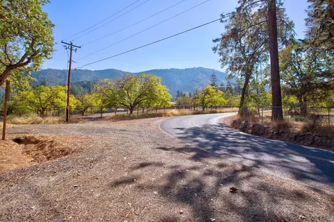 610 Summit Loop, Grants Pass, OR 97527 photo 24