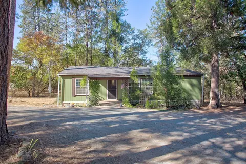 610 Summit Loop, Grants Pass, OR 97527 photo 1
