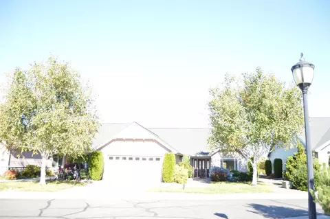 83 Skyhawk Dr, Eagle Point, OR 97524 photo 3
