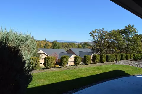83 Skyhawk Dr, Eagle Point, OR 97524 photo 30