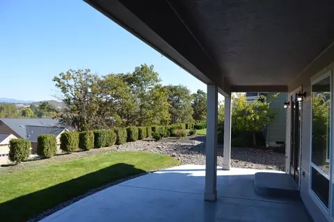 83 Skyhawk Dr, Eagle Point, OR 97524 photo 28