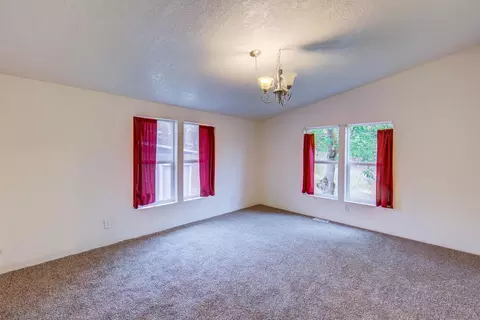 9463 Blackwell Rd, Central Point, OR 97502 photo 23