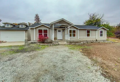 9463 Blackwell Rd, Central Point, OR 97502 photo 1