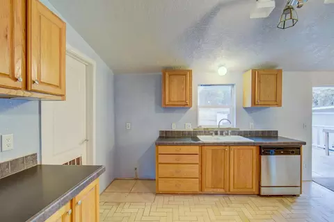 9463 Blackwell Rd, Central Point, OR 97502 photo 4